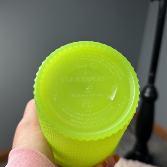 Limited Edition Glow in the Dark Studded Starbucks Cup NEW - Picture 4 of 7